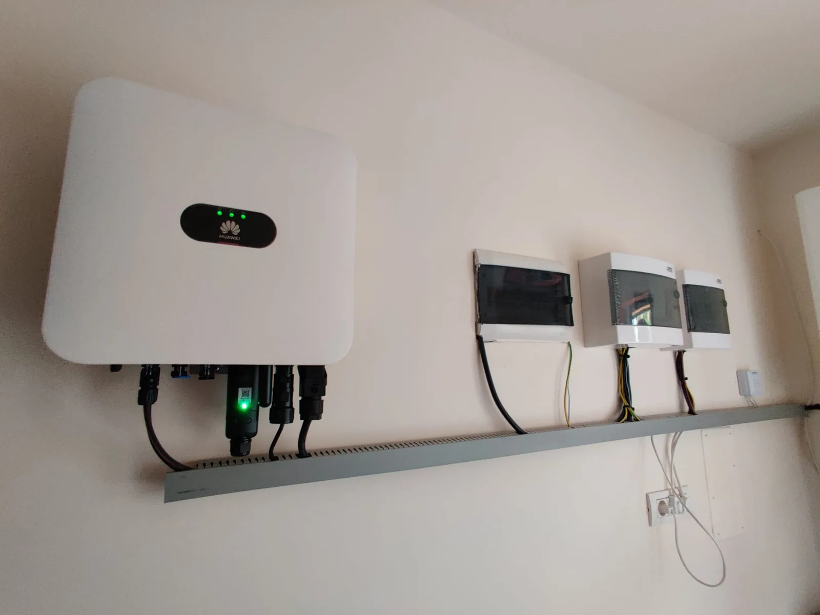 Instalatie Fotovoltaica On-Grid | Conectata – 3kW — Fieni, Dâmbovița, fotografia 6