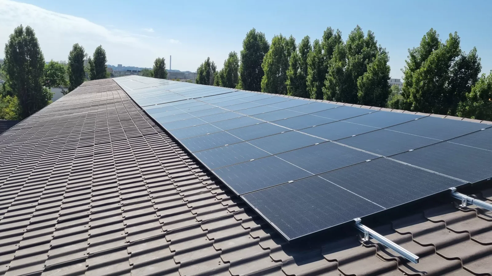 Instalatie Fotovoltaica On-Grid | Conectata – 100kW — Sectorul 3, București, fotografia 2