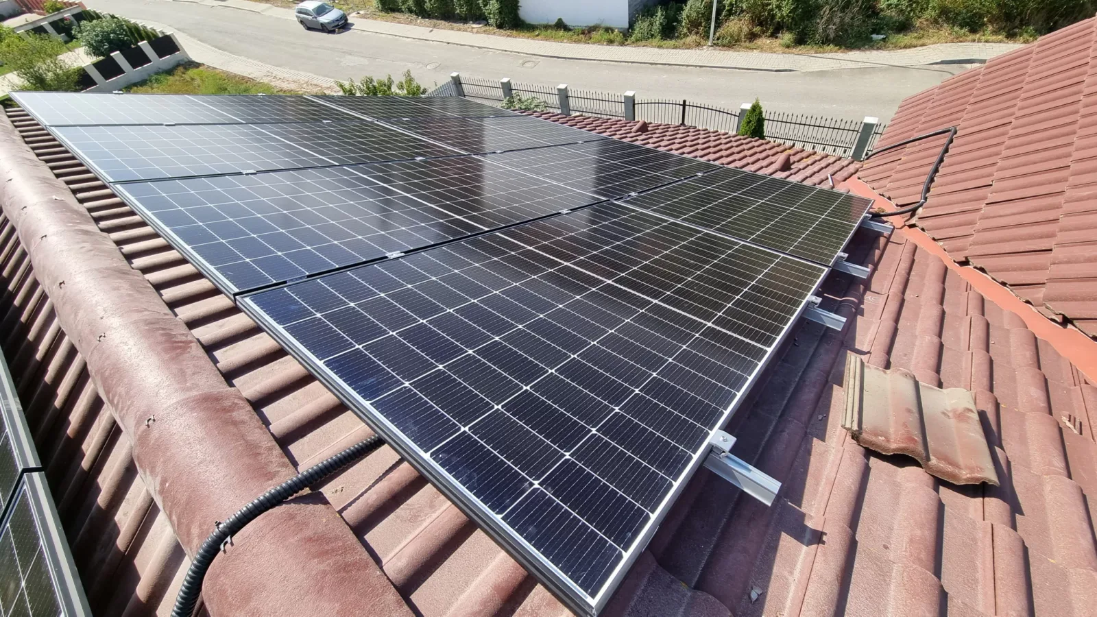 Instalatie Fotovoltaica Hybrid | Conectata – 6KW — Caransebes, Caraș-Severin, fotografia 5