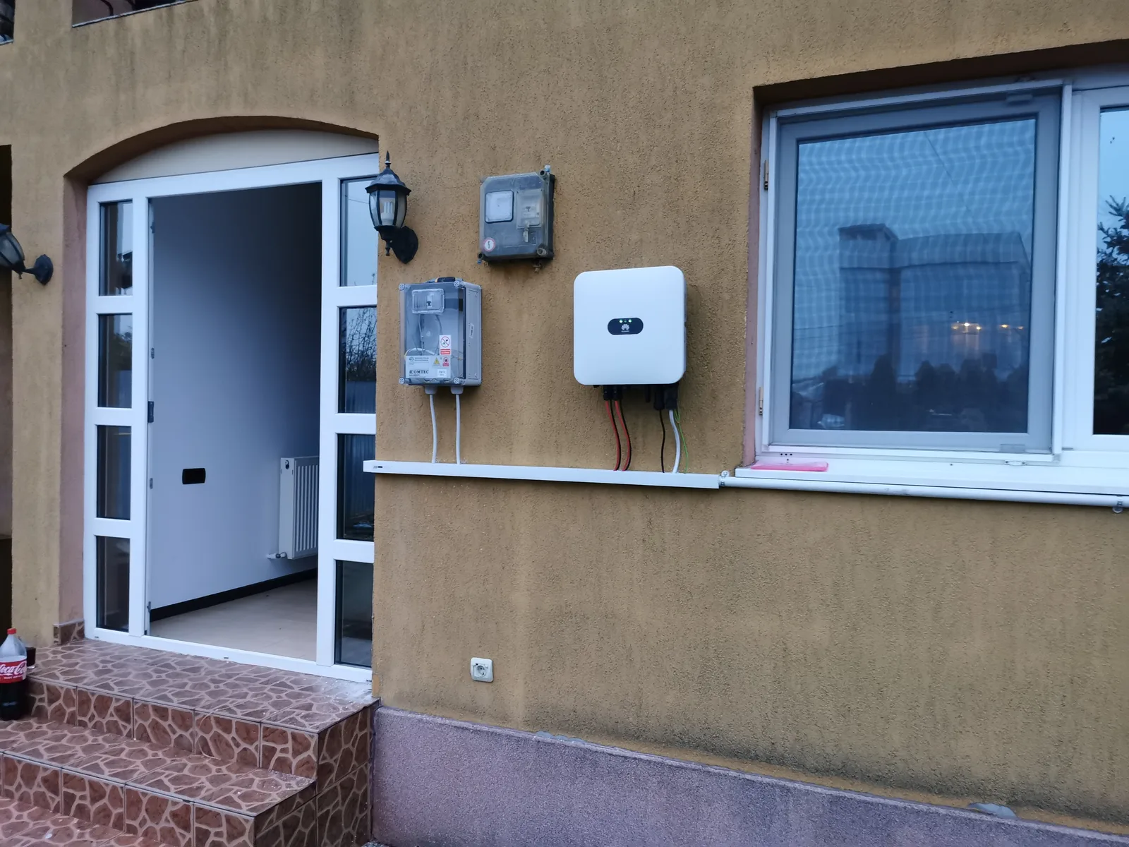 Instalatie Fotovoltaica Hybrid | Conectata – 6kW — Mihailesti, Giurgiu, fotografia 6