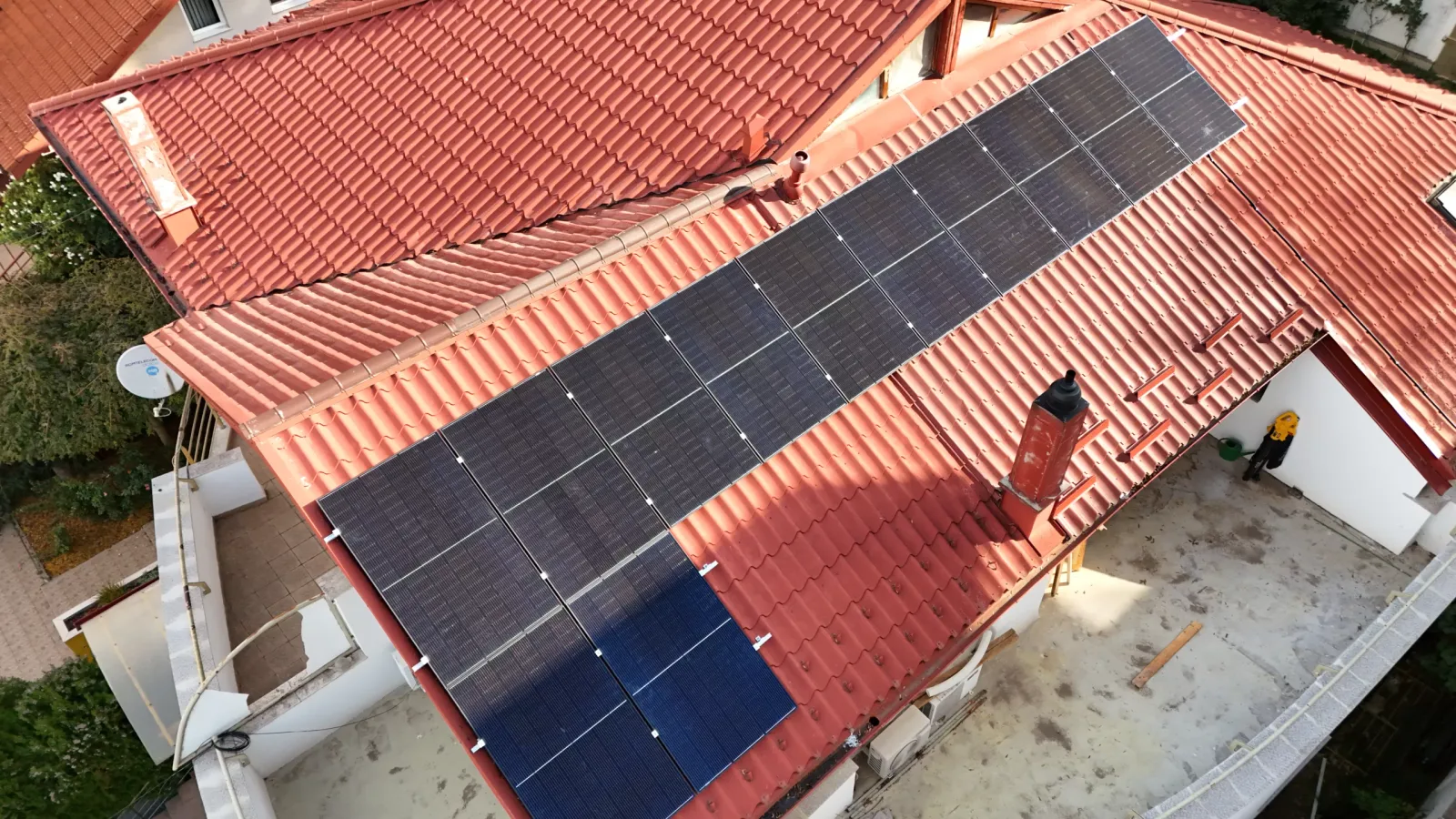 Instalatie Fotovoltaica Hybrid | Conectata – 5KW — Sectorul 1, București, fotografia 4