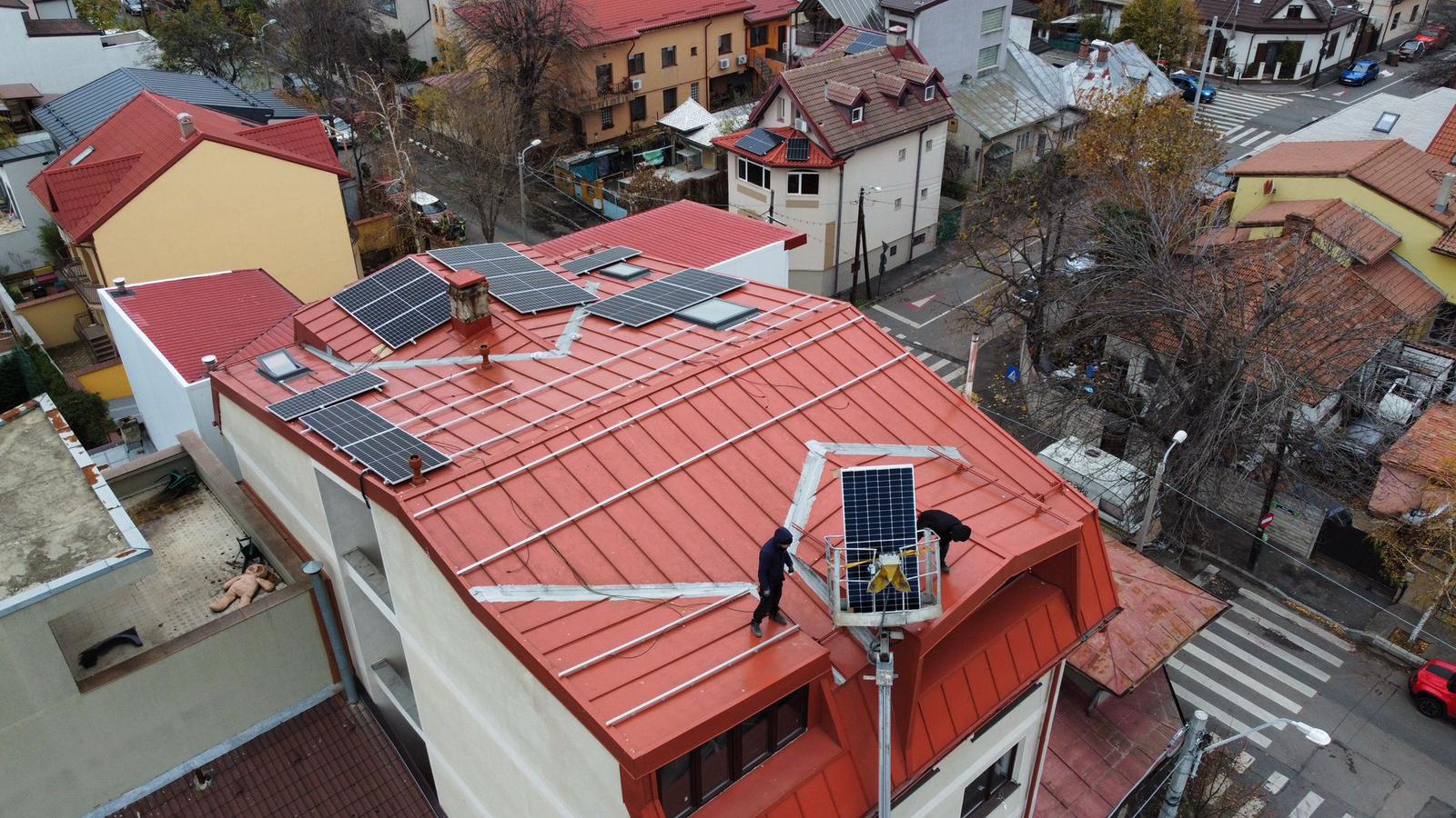 Instalatie Fotovoltaica Hybrid cu stocare – 15kW — Sectorul 1, București, fotografia 8
