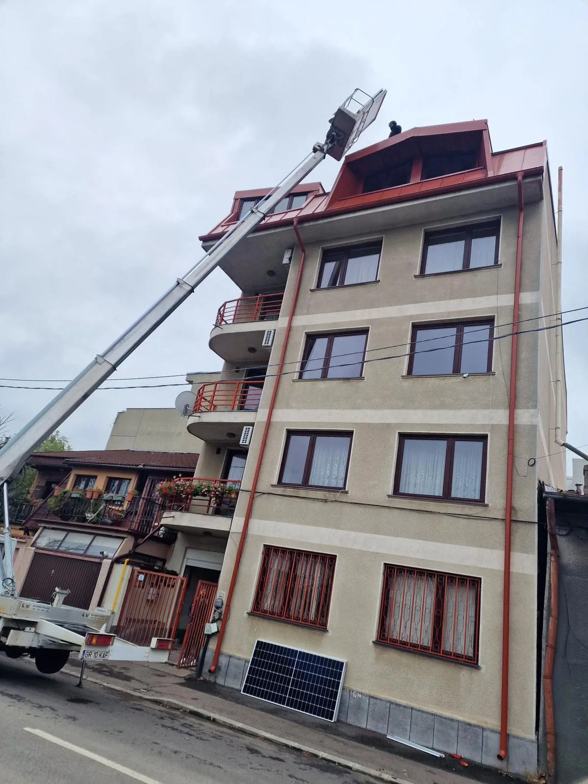 Instalatie Fotovoltaica Hybrid cu stocare – 15kW — Sectorul 1, București, fotografia 5