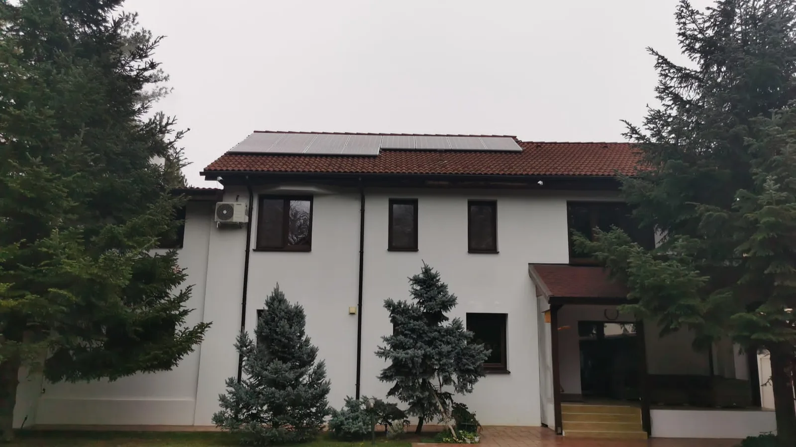 Instalatie Fotovoltaica Hybrid cu stocare – 15kW — Voluntari, Ilfov, fotografia 8