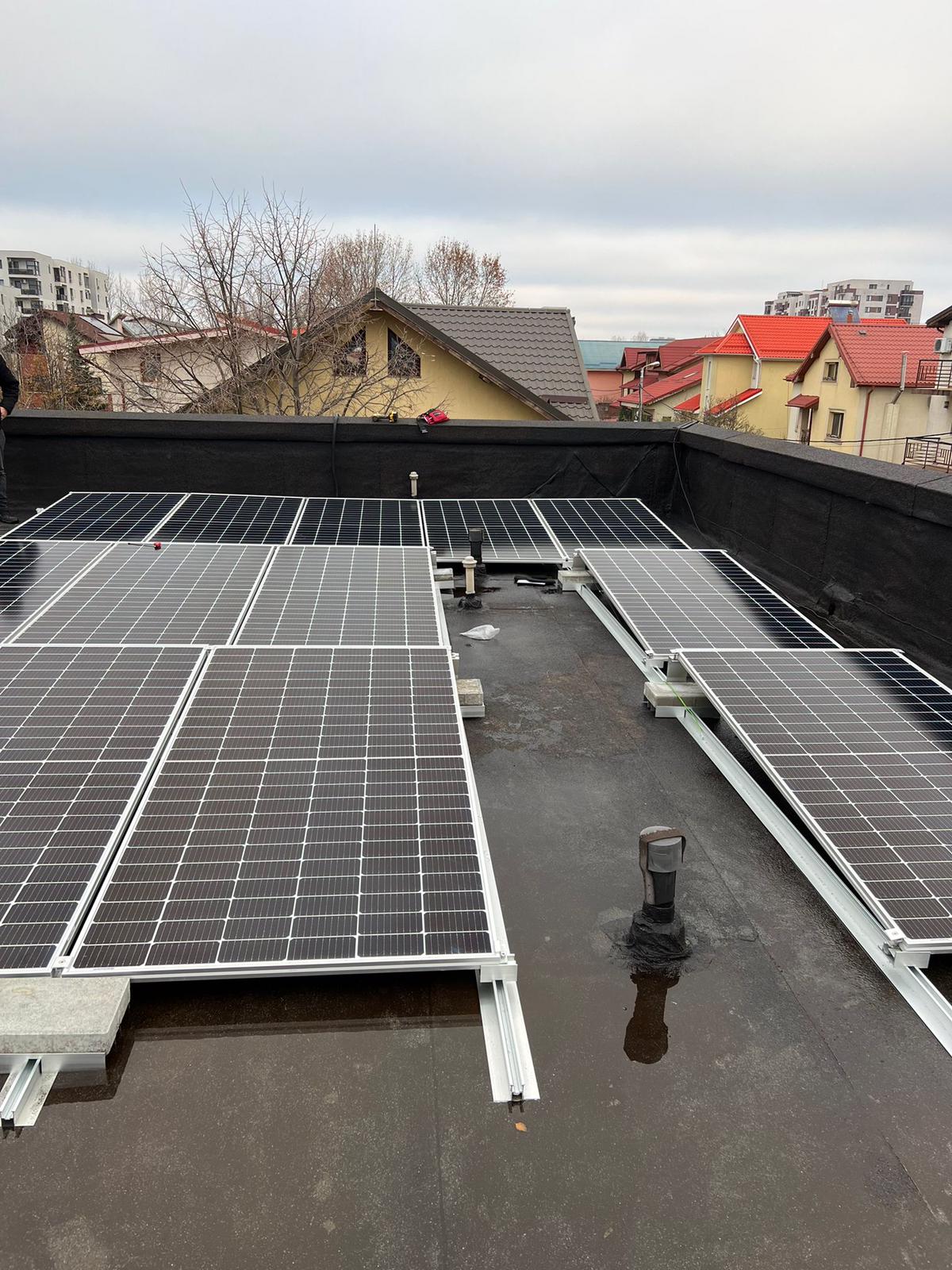 Instalatie Fotovoltaica Hybrid cu stocare – 10kW — Sectorul 6, București, fotografia 7