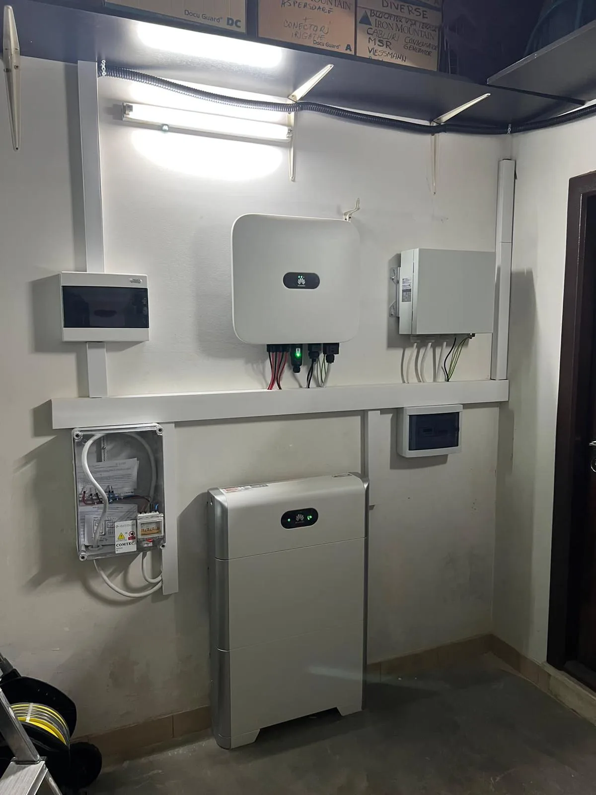 Instalatie Fotovoltaica Hybrid cu stocare – 10kW — Sectorul 6, București, fotografia 6