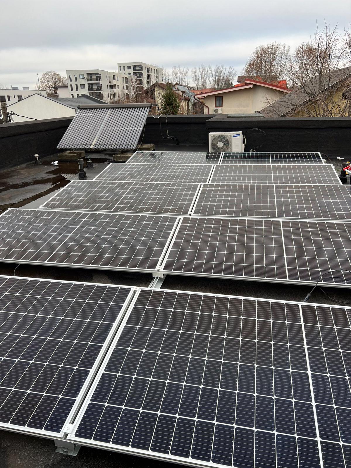 Instalatie Fotovoltaica Hybrid cu stocare – 10kW — Sectorul 6, București, fotografia 5