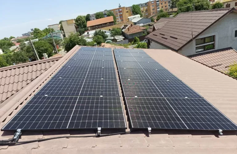 Instalatie Fotovoltaica Hybrid | Conectata – 6kW — Mihailesti, Giurgiu, fotografia 4