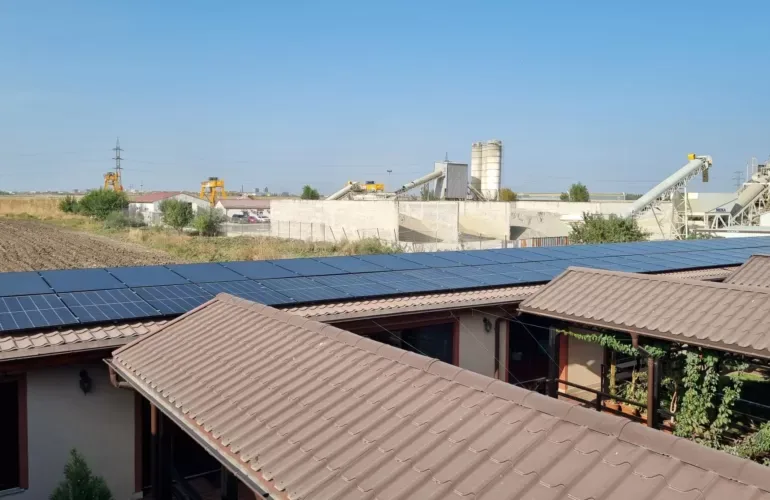 Instalatie Fotovoltaica Hybrid cu stocare – 15kW — Sectorul 1, București, fotografia 3