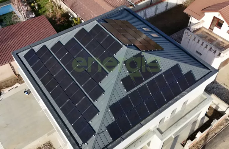 Instalatie Fotovoltaica Off-Grid | Autonoma – 4,3kW — Berceni, Ilfov, fotografia 3