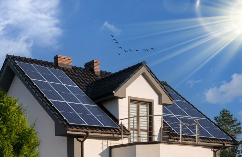 prosumator cu panouri fotovoltaice